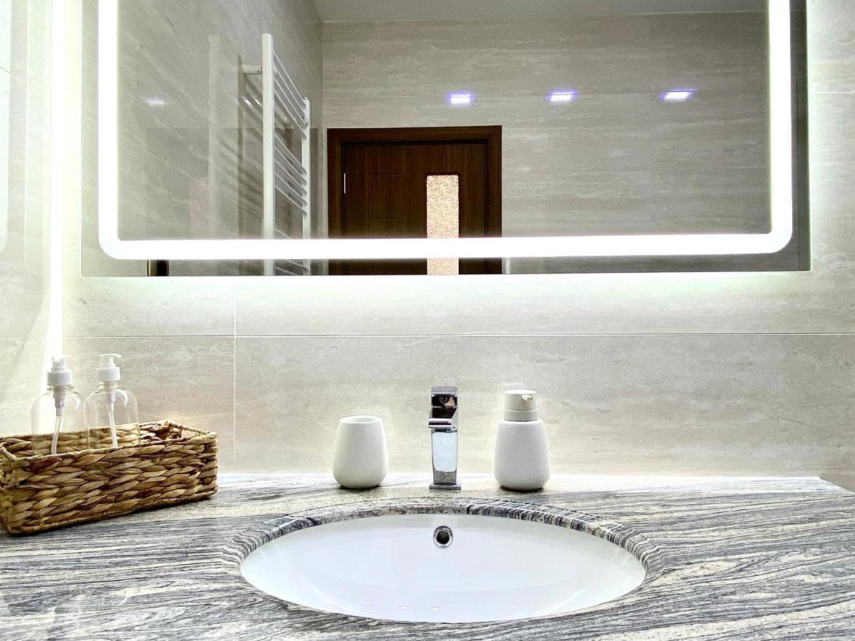 Coquette Apartment Брашов Екстер'єр фото